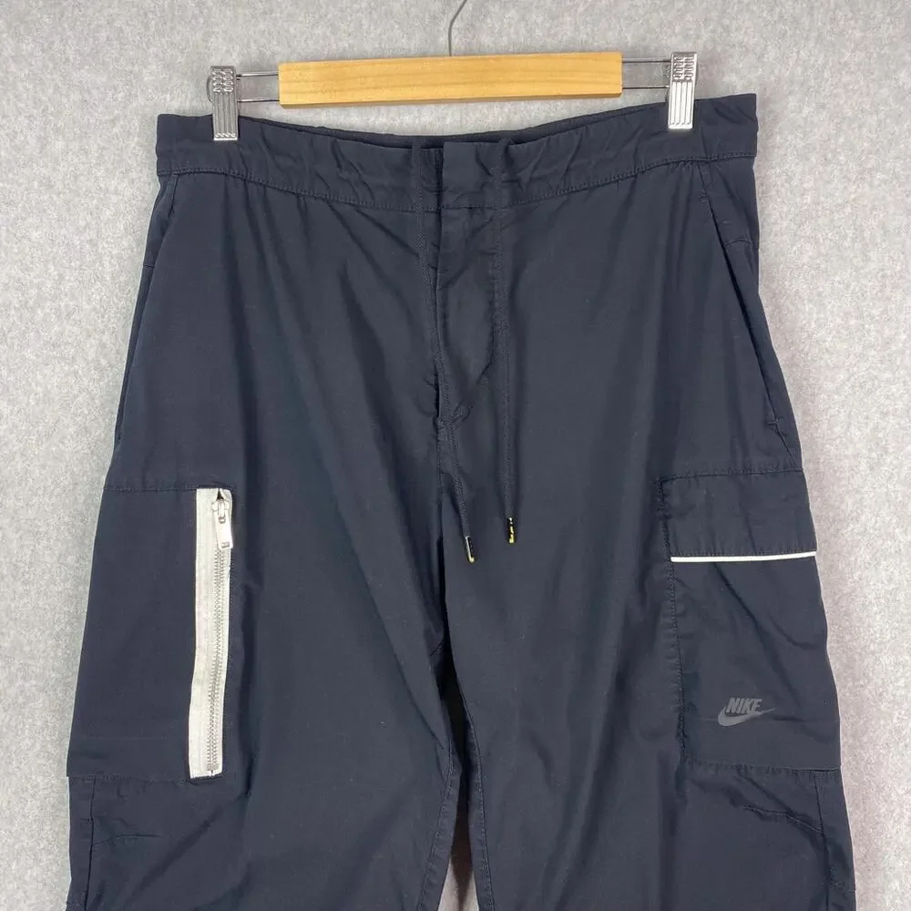 Nike Sportswear Mens 34 Essential Style Woven Utility Pants in Black